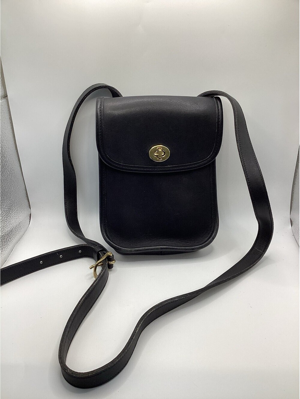 Vintage Coach Black Leather Small Side Pack Scooter Crossbody Bag 9978